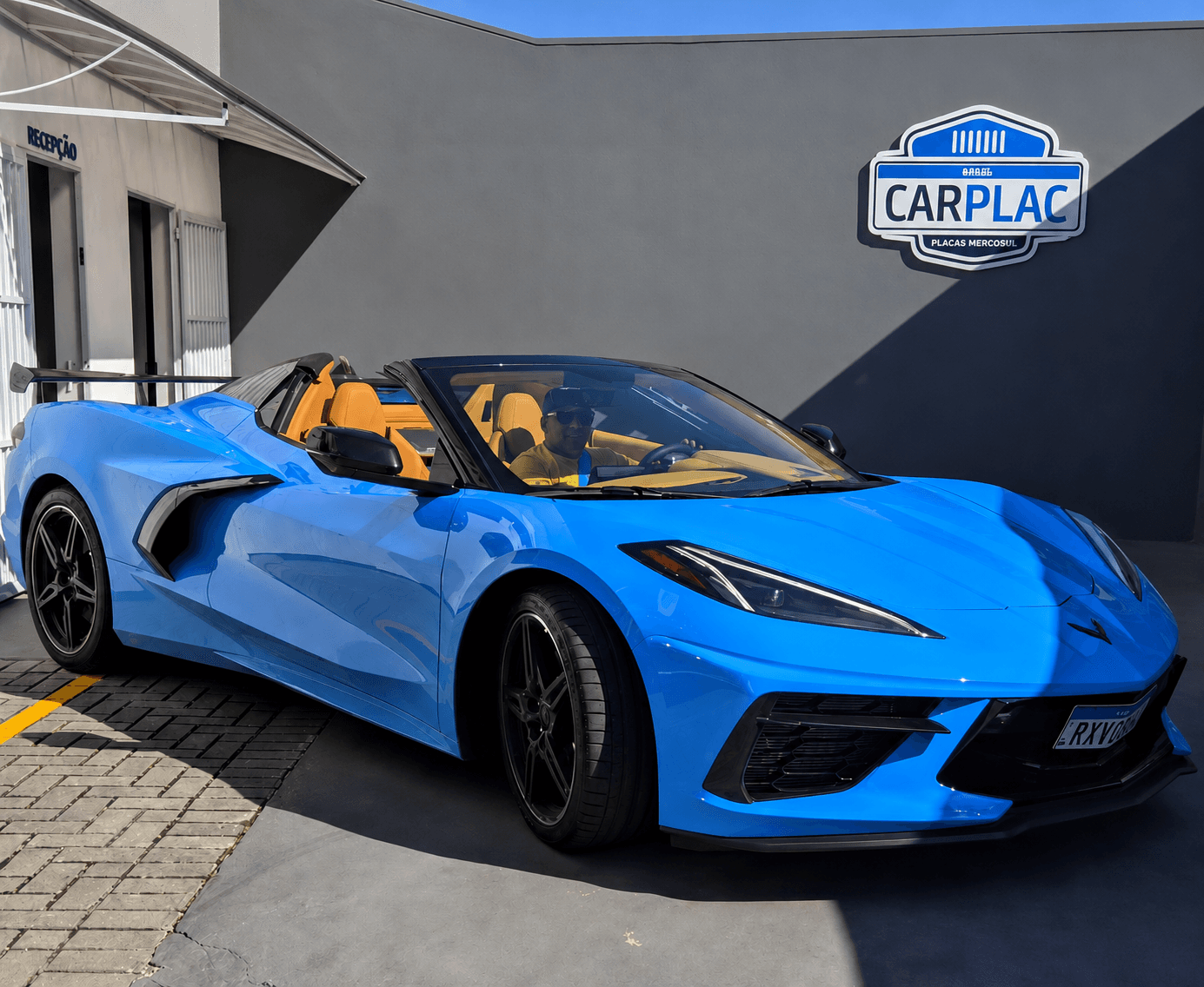 Corvette emplacado com placa Mercosul na Carplac em Joinville